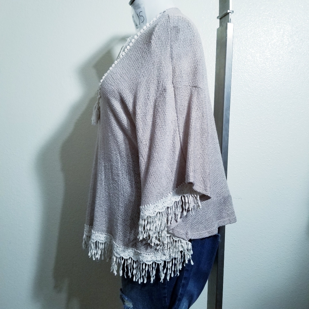Plus Size crochet detail top - Picture 8 of 9